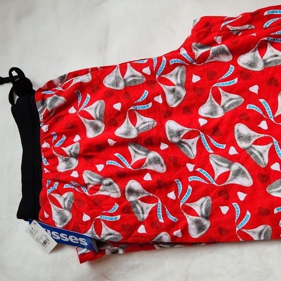 L Hershey's Kissess Men's Lounge Pants - Picture 2 of 7